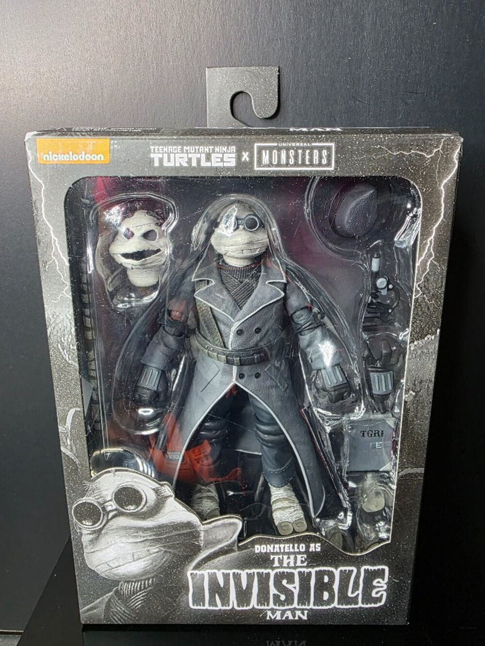 TMNT Universal Monsters Donatello as The Invisible Man Figure NECA NEW
